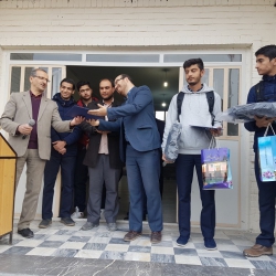 مراسم تجلیل از اعضای هیئت مرکزی دبیرستان های شکرایی و حاج کاظمی