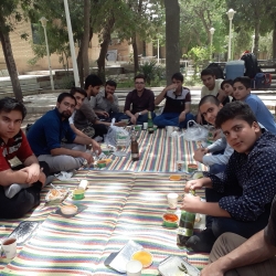 اردوی یک روز دانش آموزان عضو اتحادیه انجمنهای اسلامی دانش آموزان شهرستان شازند.